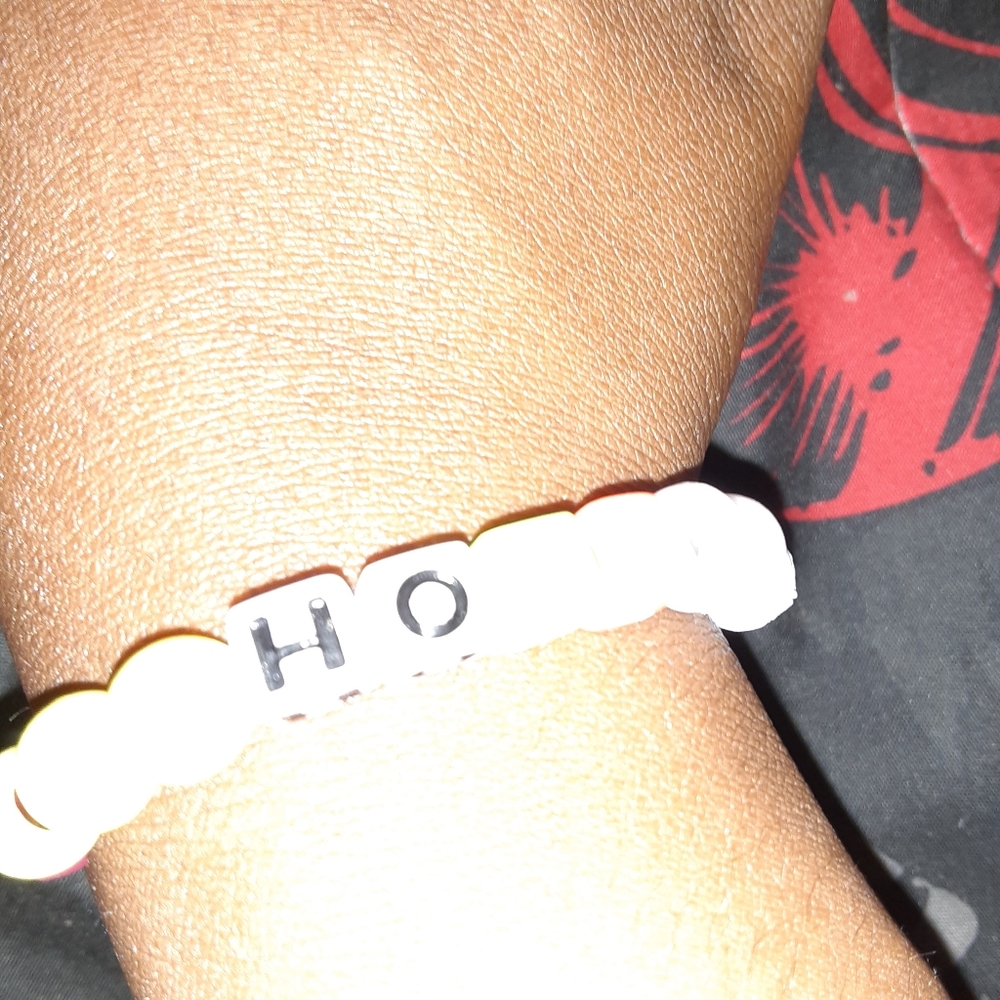 Bracelets - Picture 2 of 8